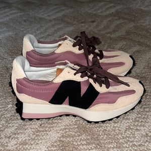 New Balance Women's Sneakers - Mauve and Black